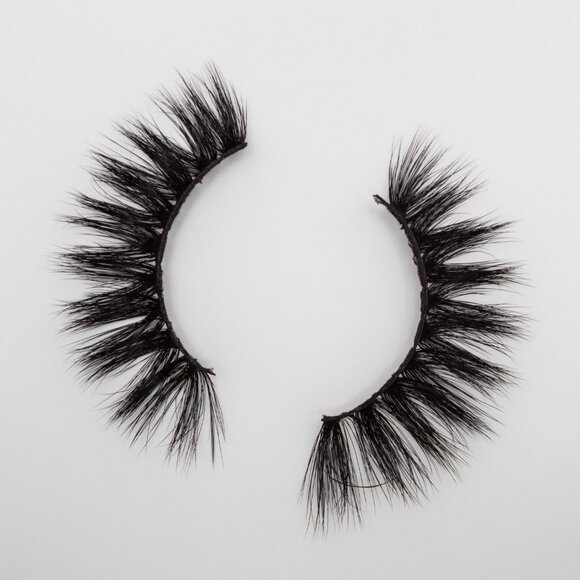 Faux Mink False Eyelashes – Flared & Full | Reusable | Aries Style - Picture 3 of 3
